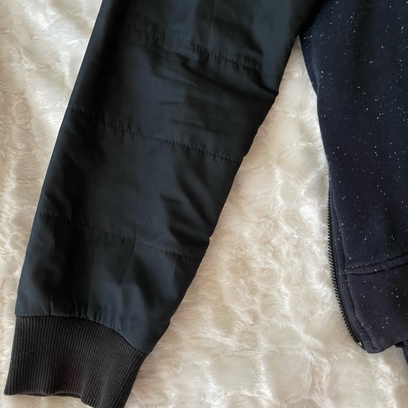 Mossimo Young men’s pre-owned dark blue with white sprinkles sweater. Size (M). - Picture 5 of 9